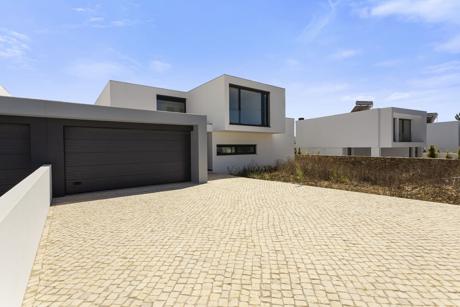 4 Bedroom Semi-detached house with swimming pool, Fontanelas, Sintra - Image 2