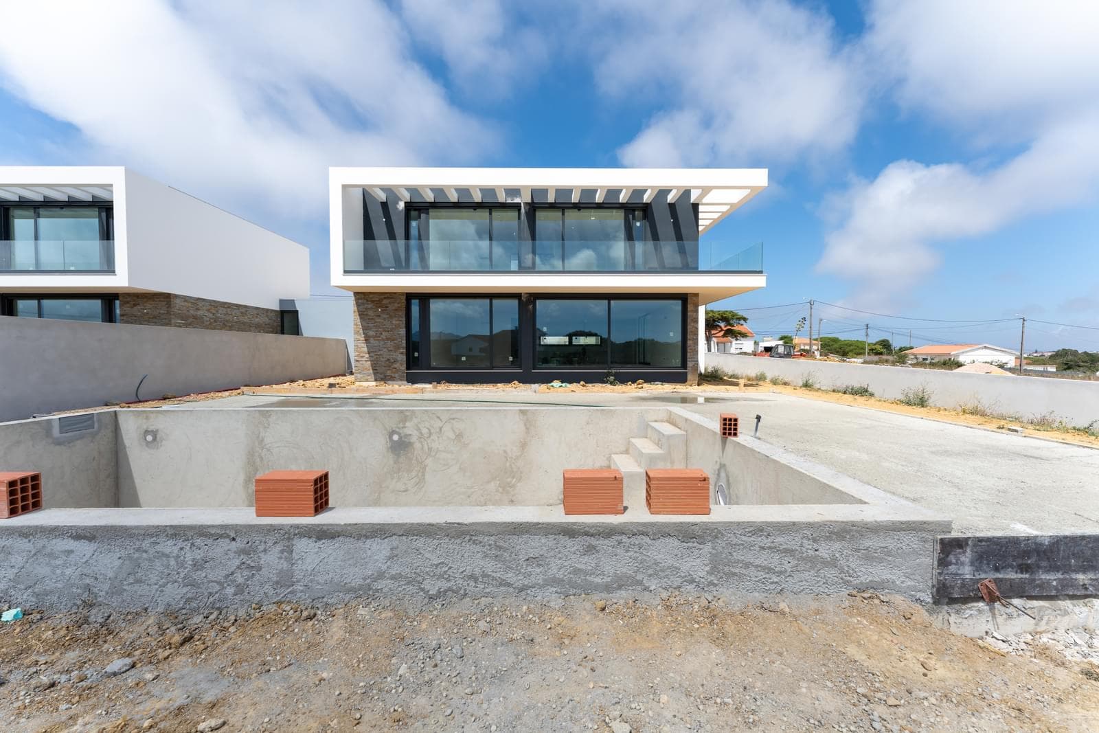 4 Bedroom Semi-detached house with swimming pool, Fontanelas, Sintra - Image 2