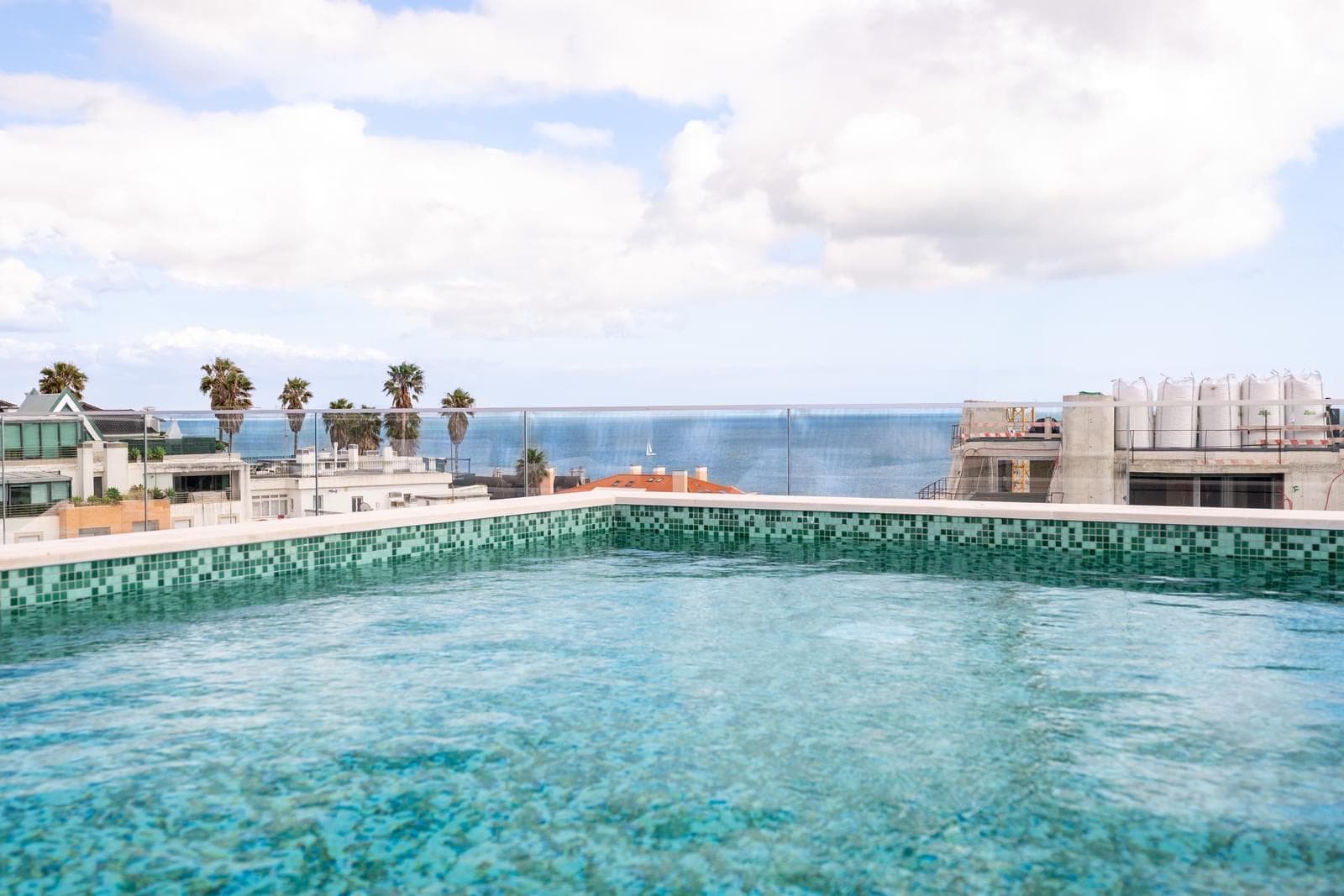 3 Bedroom Penthouse with swimming pool, Cascais - Image 2