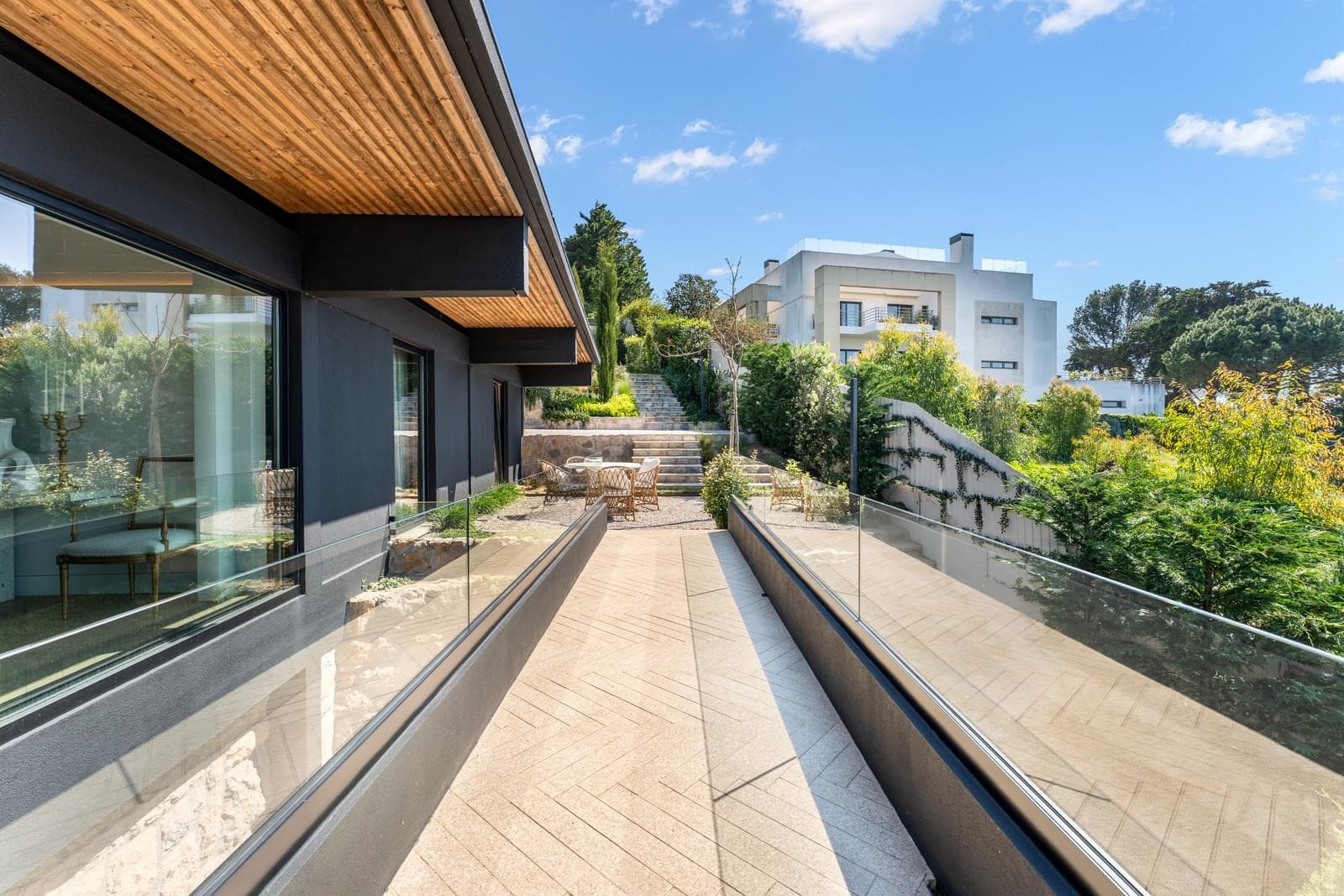 4 Bedroom House with garden, Cascais - Image 20