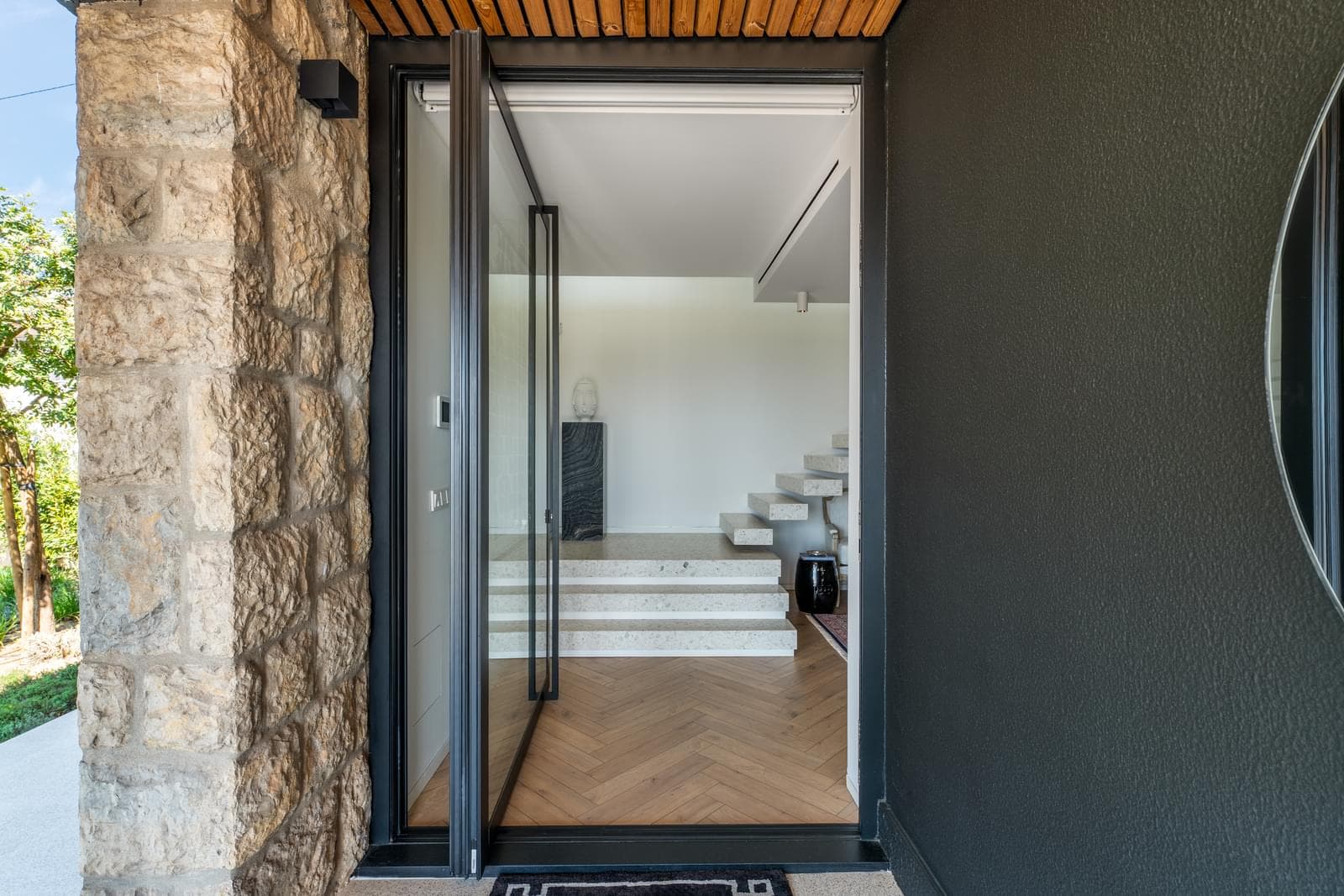 4 Bedroom House with garden, Cascais - Image 8