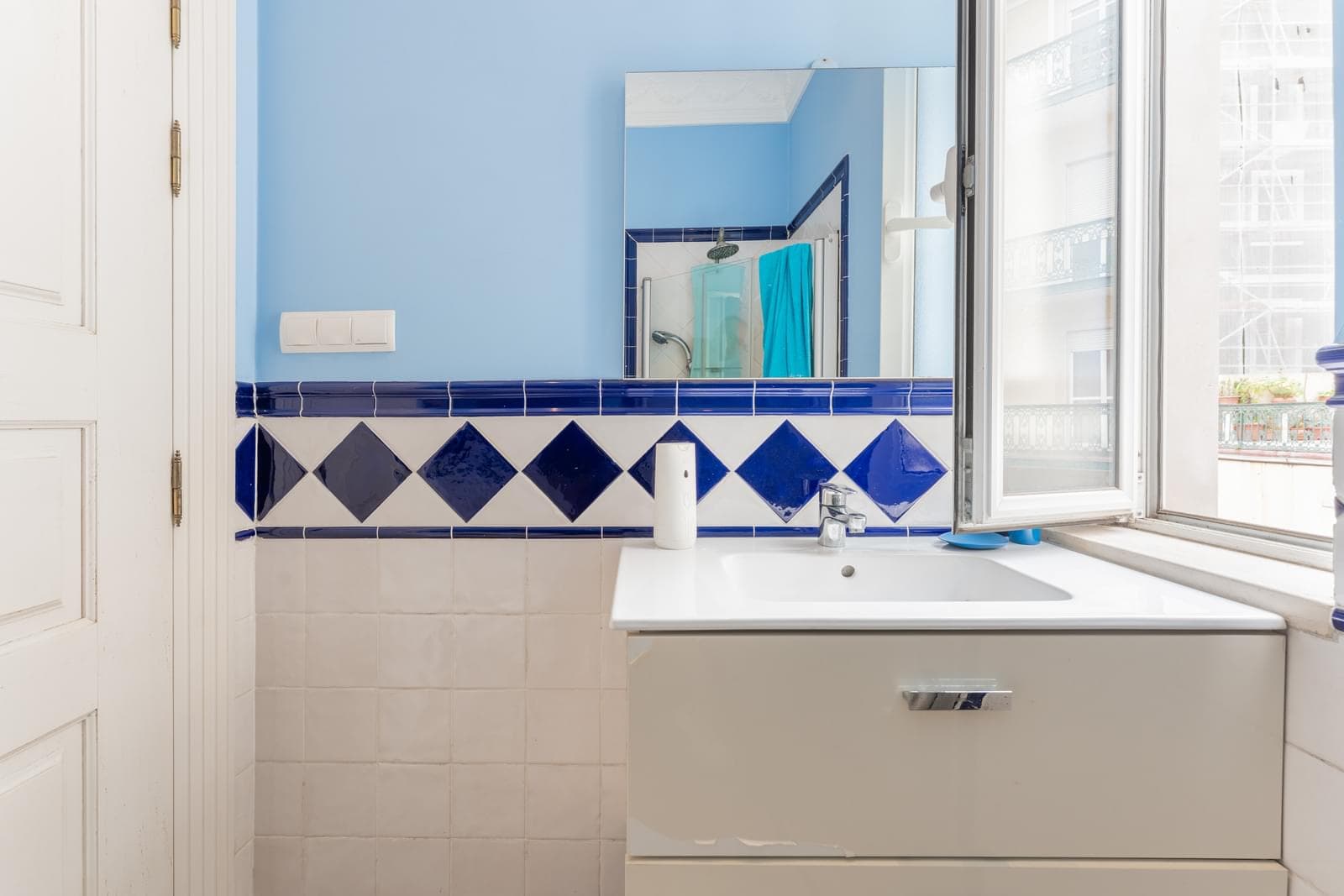 Moradia T4 + 1 com piscina, Pena, Lisboa - Imagem 17