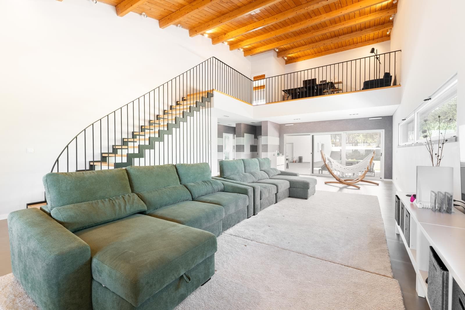 Moradia Isolada T4 + 1 com jardim, Sintra - Imagem 1