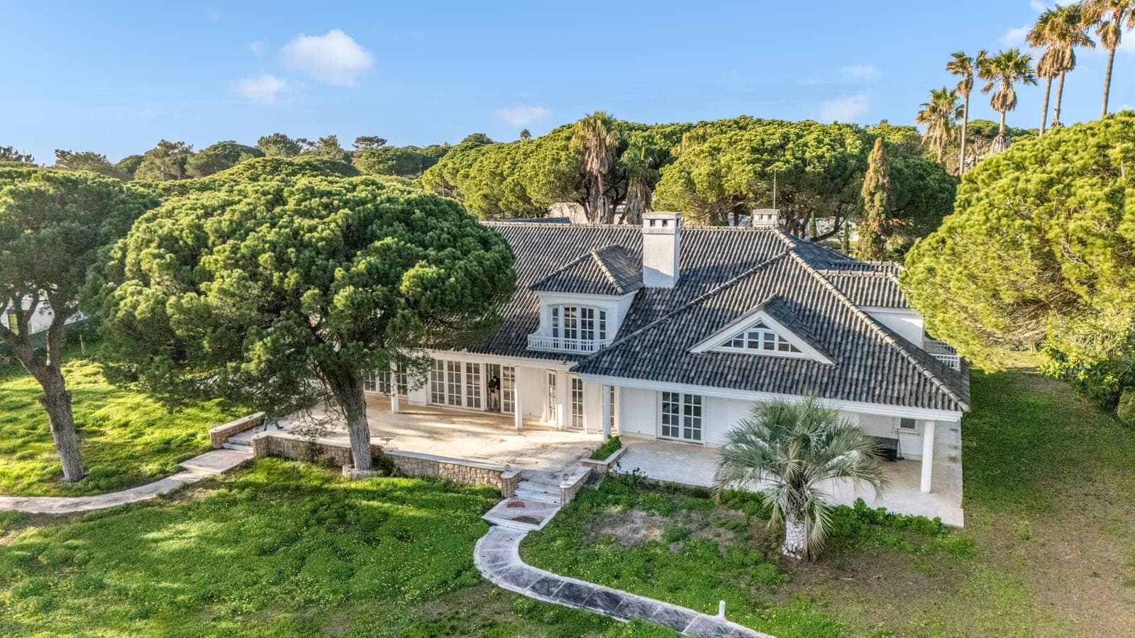 Moradia Isolada T9 com piscina, Guia, Cascais - Imagem 2