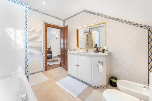 PF41047 - 5 Bedroom House with garden, Monte Estoril, Cascais - Image 24