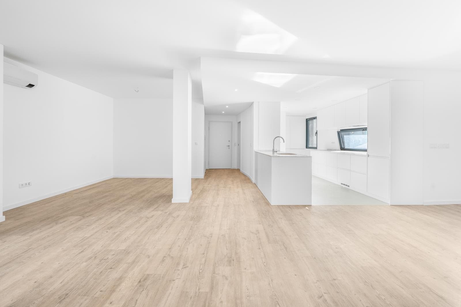 3 Bedroom Apartment with parking, Odivelas - Image 5