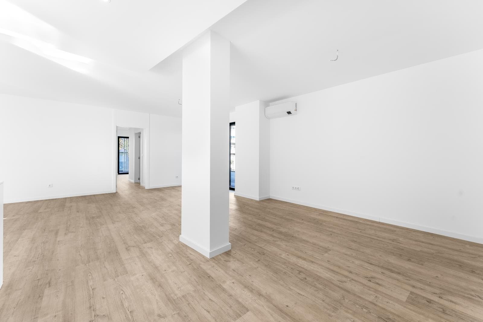 3 Bedroom Apartment with parking, Odivelas - Image 11