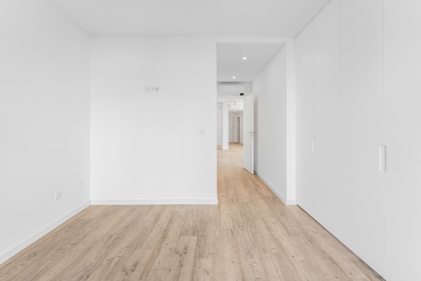 3 Bedroom Apartment with parking, Odivelas - Image 12