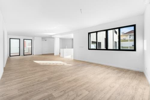 PF39028 - 3 Bedroom Apartment with parking, Odivelas - Image 1