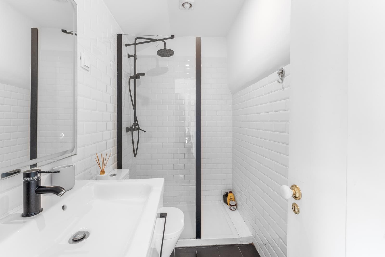 2 Bedroom Apartment with balcony, Príncipe Real, Lisboa - Image 17