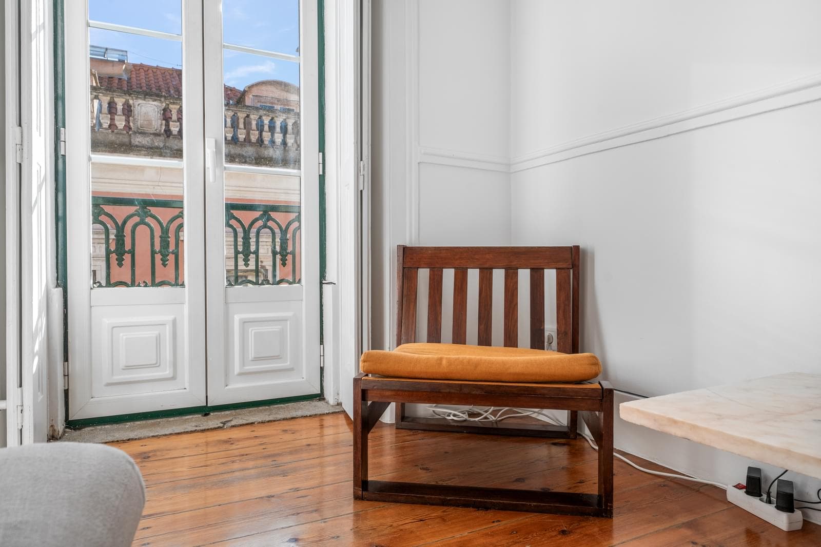 2 Bedroom Apartment with balcony, Príncipe Real, Lisboa - Image 4