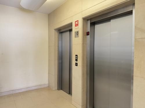 PF39195 - Bureau, São Sebastião da Pedreira, Lisboa - Image 19