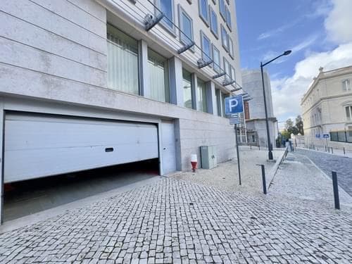 PF39195 - Bureau, São Sebastião da Pedreira, Lisboa - Image 29