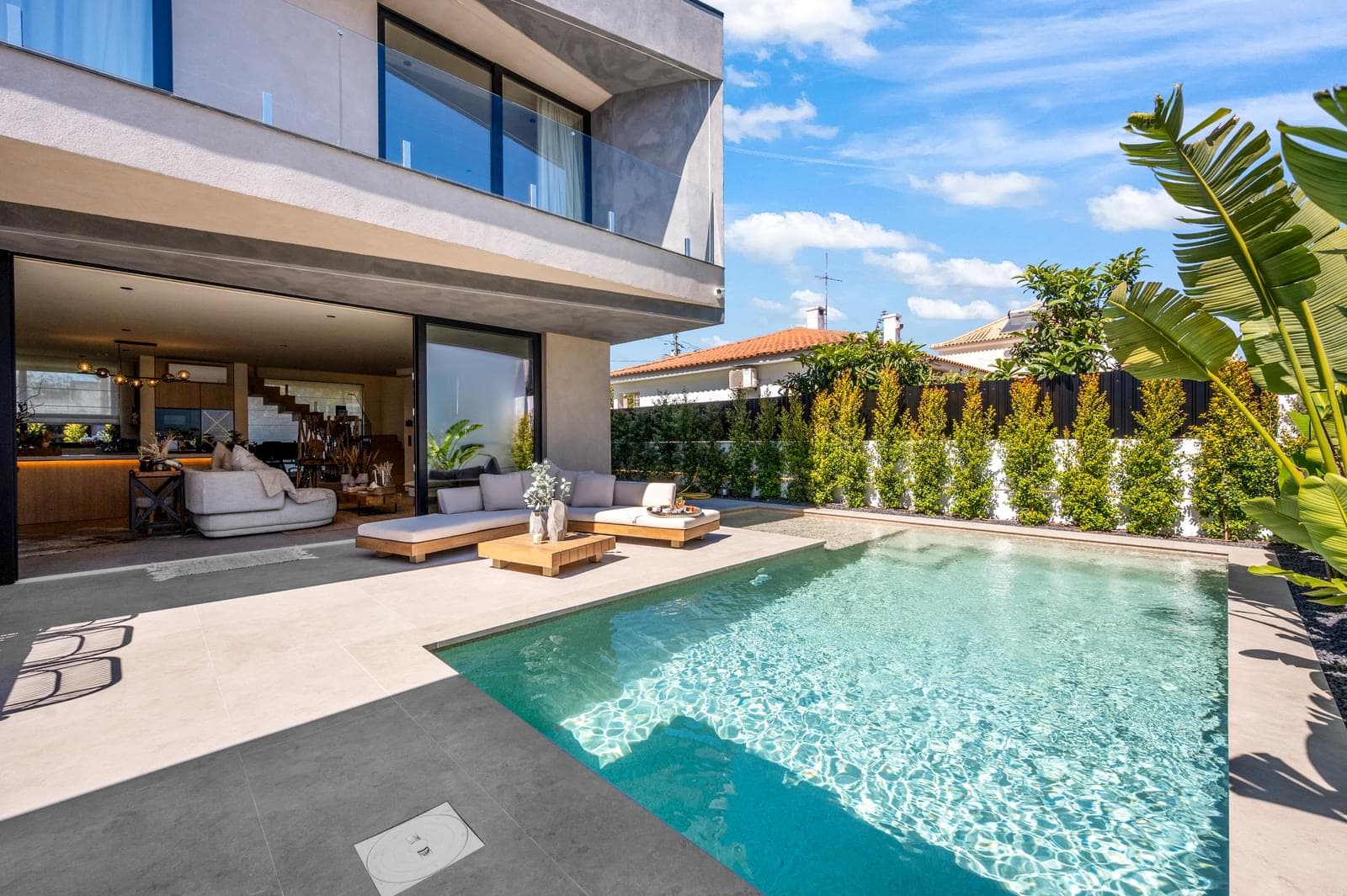 Moradia Isolada T3 + 1 com piscina, Aroeira, Almada - Imagem 1