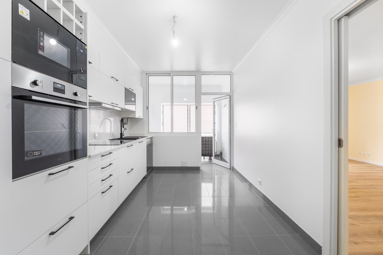 3 Bedroom Apartment with parking, Praça de Espanha, Lisboa - Image 1
