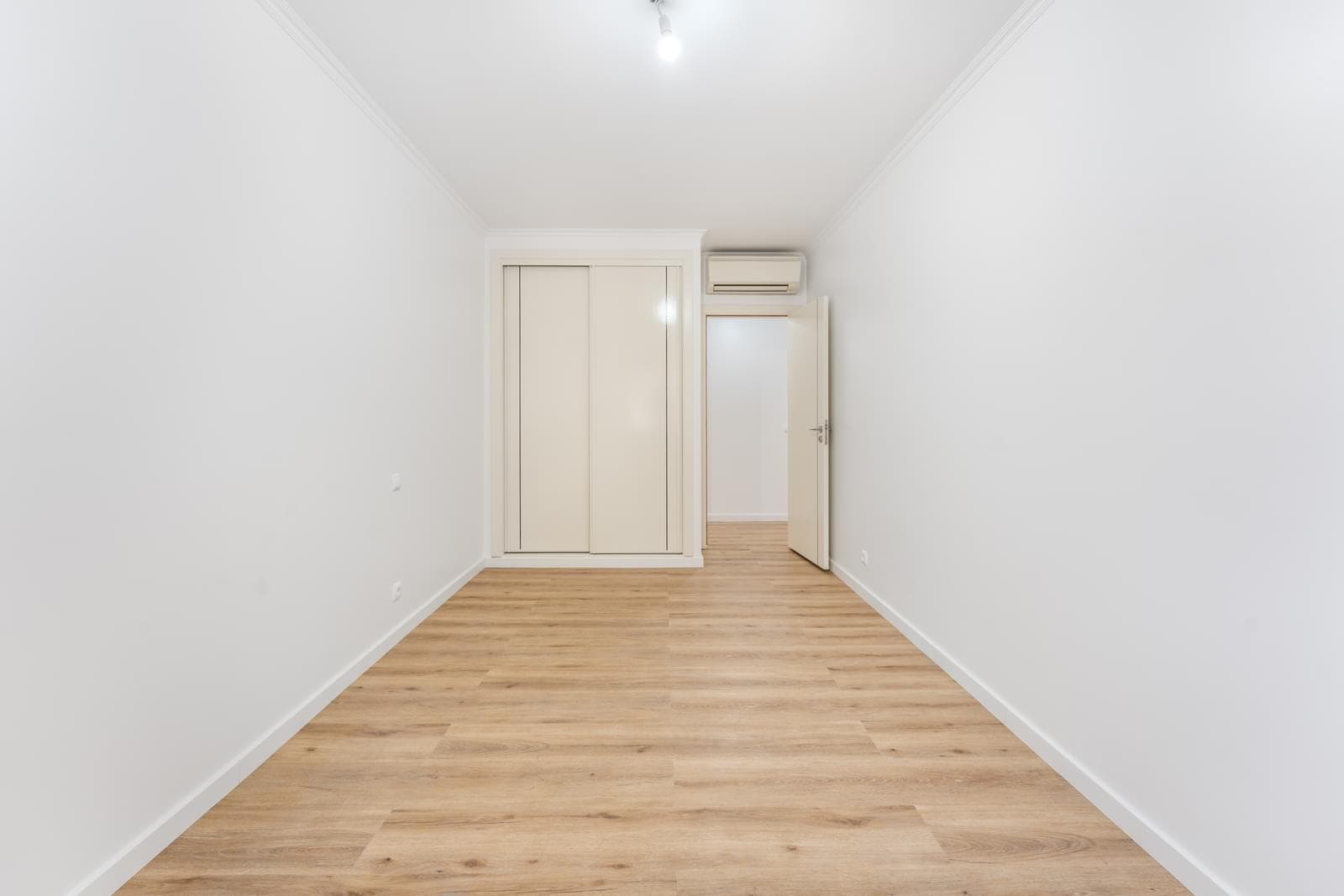 3 Bedroom Apartment with parking, Praça de Espanha, Lisboa - Image 13