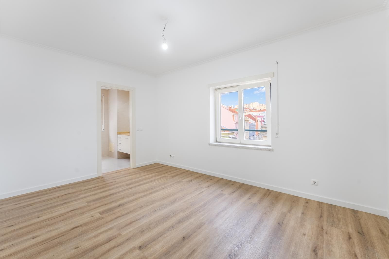 3 Bedroom Apartment with parking, Praça de Espanha, Lisboa - Image 14