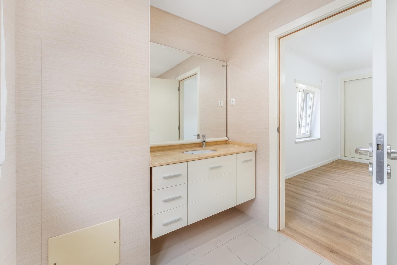 3 Bedroom Apartment with parking, Praça de Espanha, Lisboa - Image 18