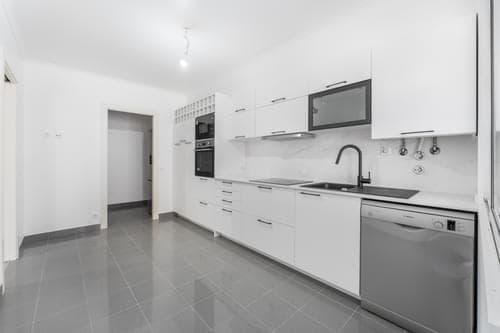 PF39218 - 3 Bedroom Apartment with parking, Praça de Espanha, Lisboa - Image 2
