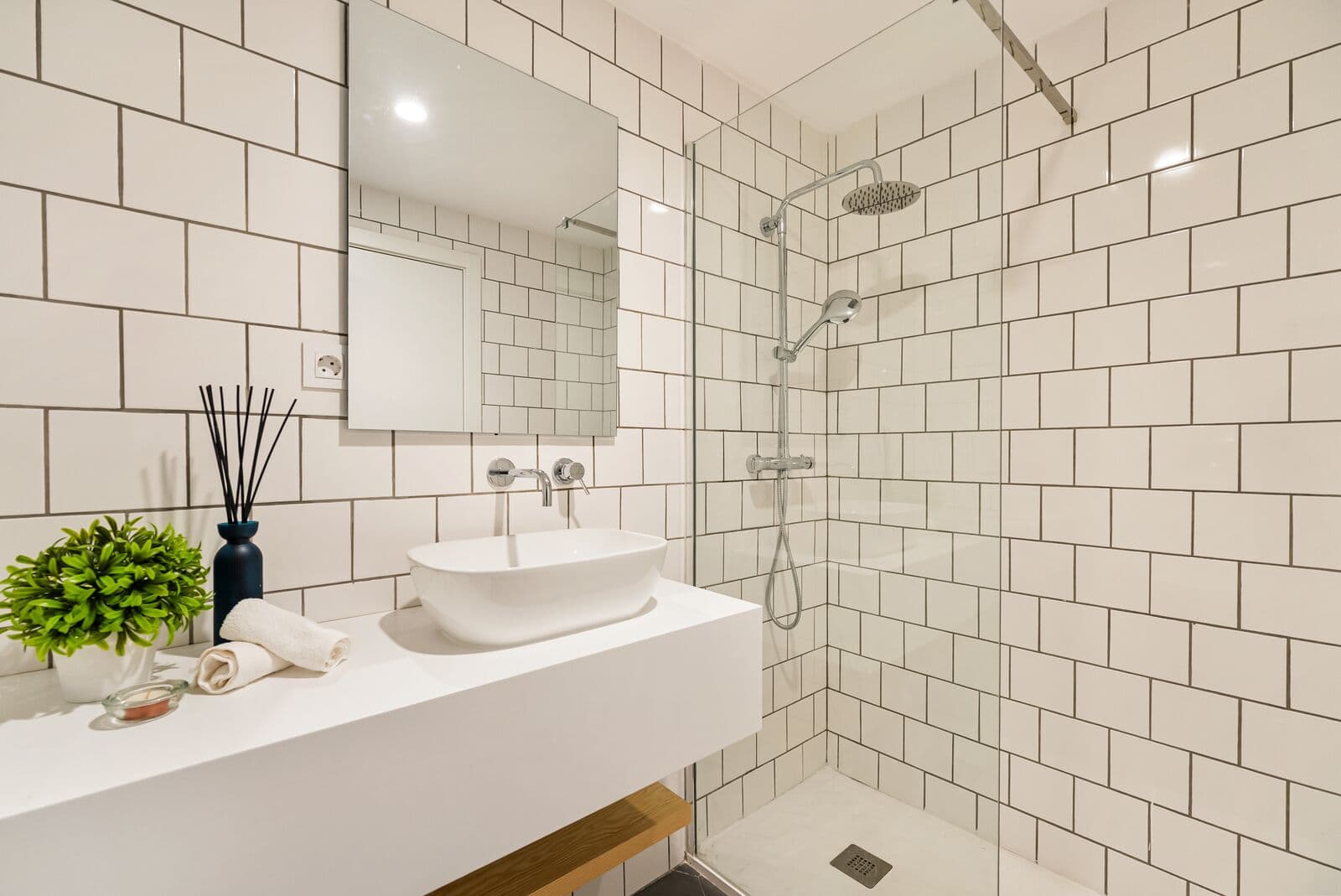 2 Bedroom Apartment in QUARTIER 100, Praça de Espanha, Lisboa - Image 12