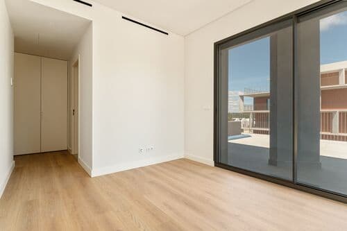 PF39270 - Penthouse T4 com jardim, Belas Clube de Campo, Sintra - Imagem 28