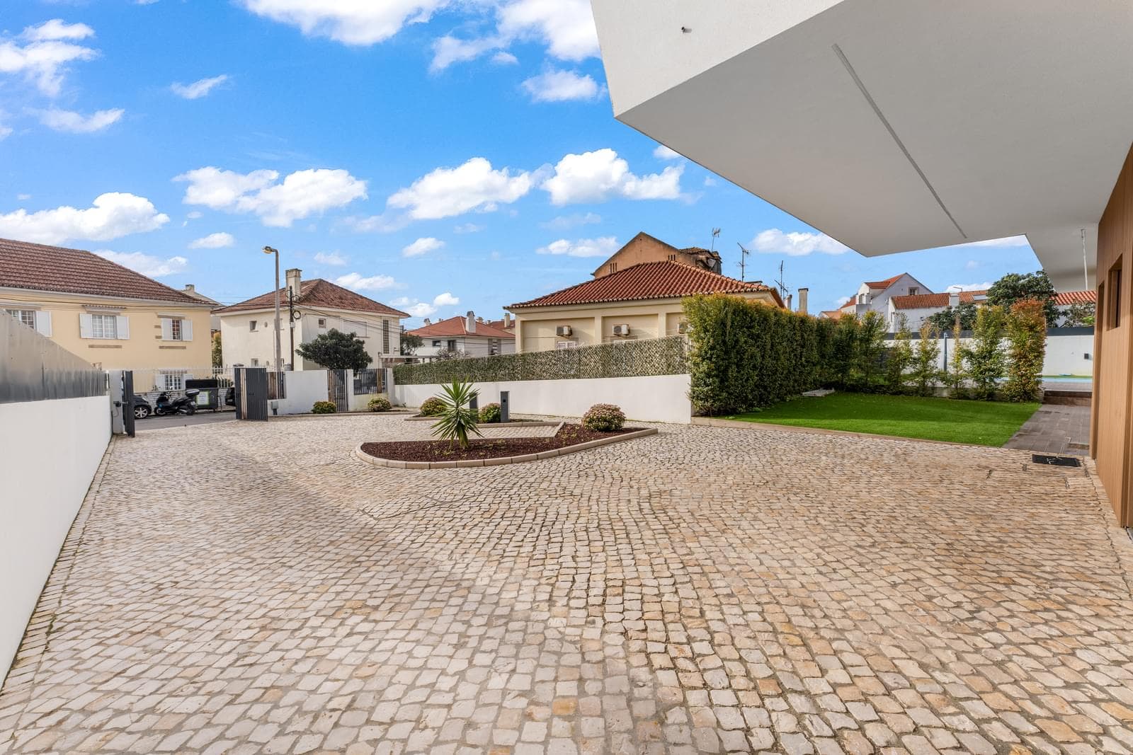 Moradia Isolada T4 com piscina, Parede, Cascais - Imagem 6