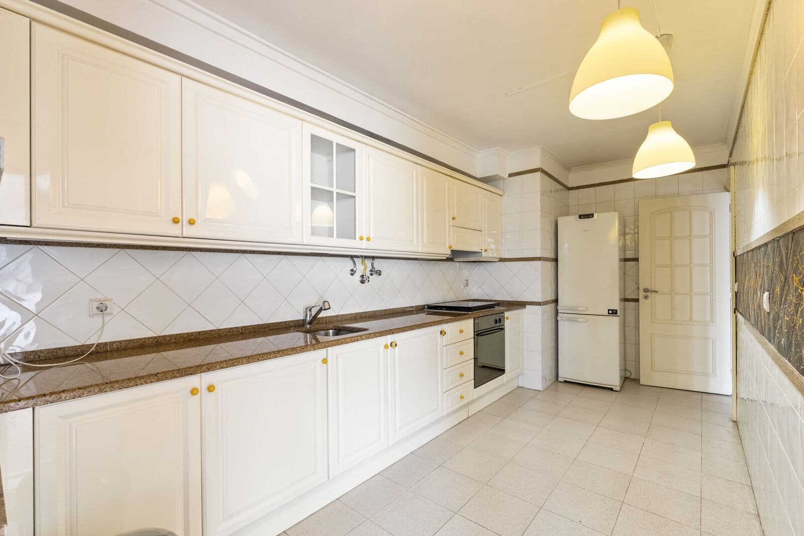 Apartamento T1 + 1 com piscina, Estoril, Cascais - Imagem 18