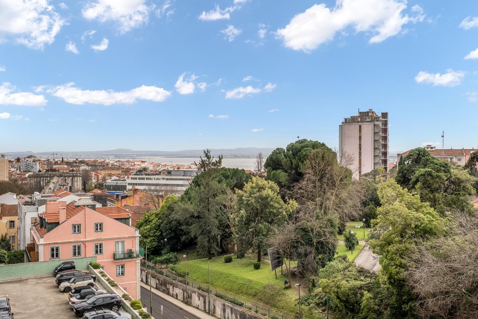 3 Bedroom Apartment with a view, Amoreiras, Lisboa - Image 4
