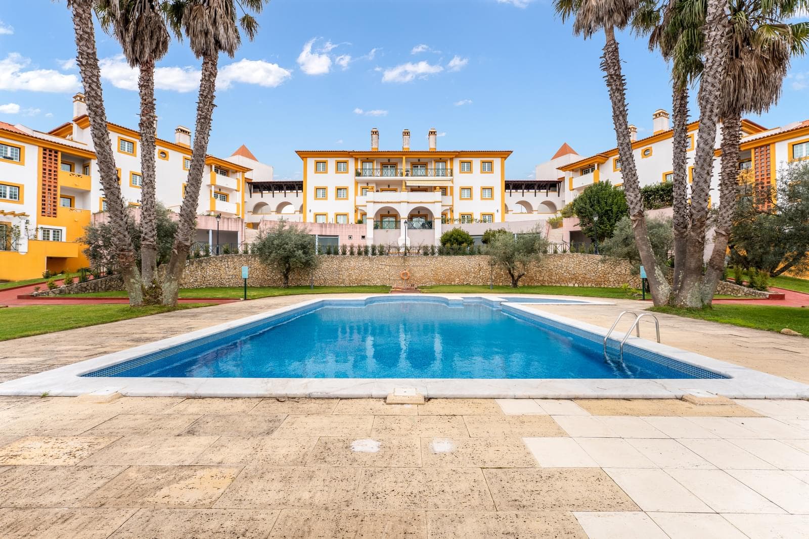 Penthouse T3 + 1 com jardim, Quinta da Beloura, Sintra - Imagem 2