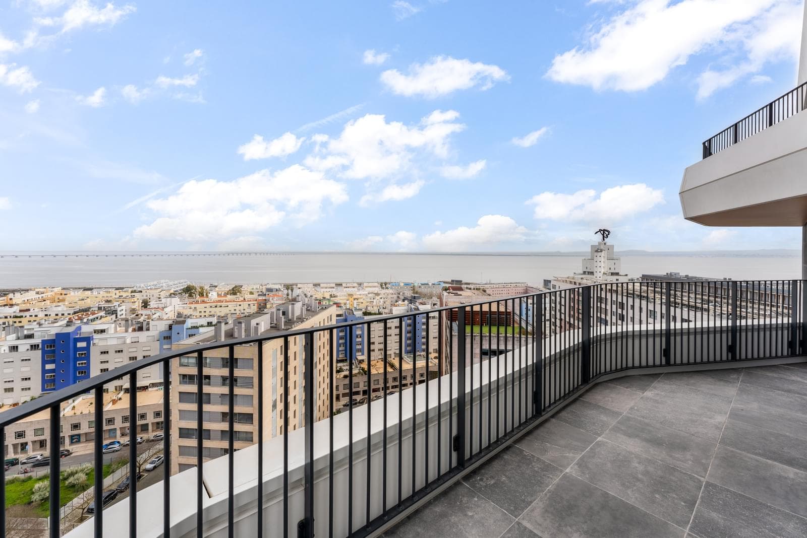Apartamento T4 com estacionamento, Parque das Nações, Lisboa - Imagem 1