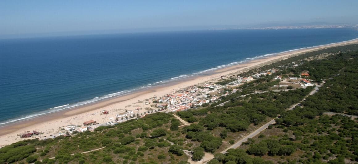 Moradia Isolada T4 com piscina, Aroeira, Almada - Imagem 4