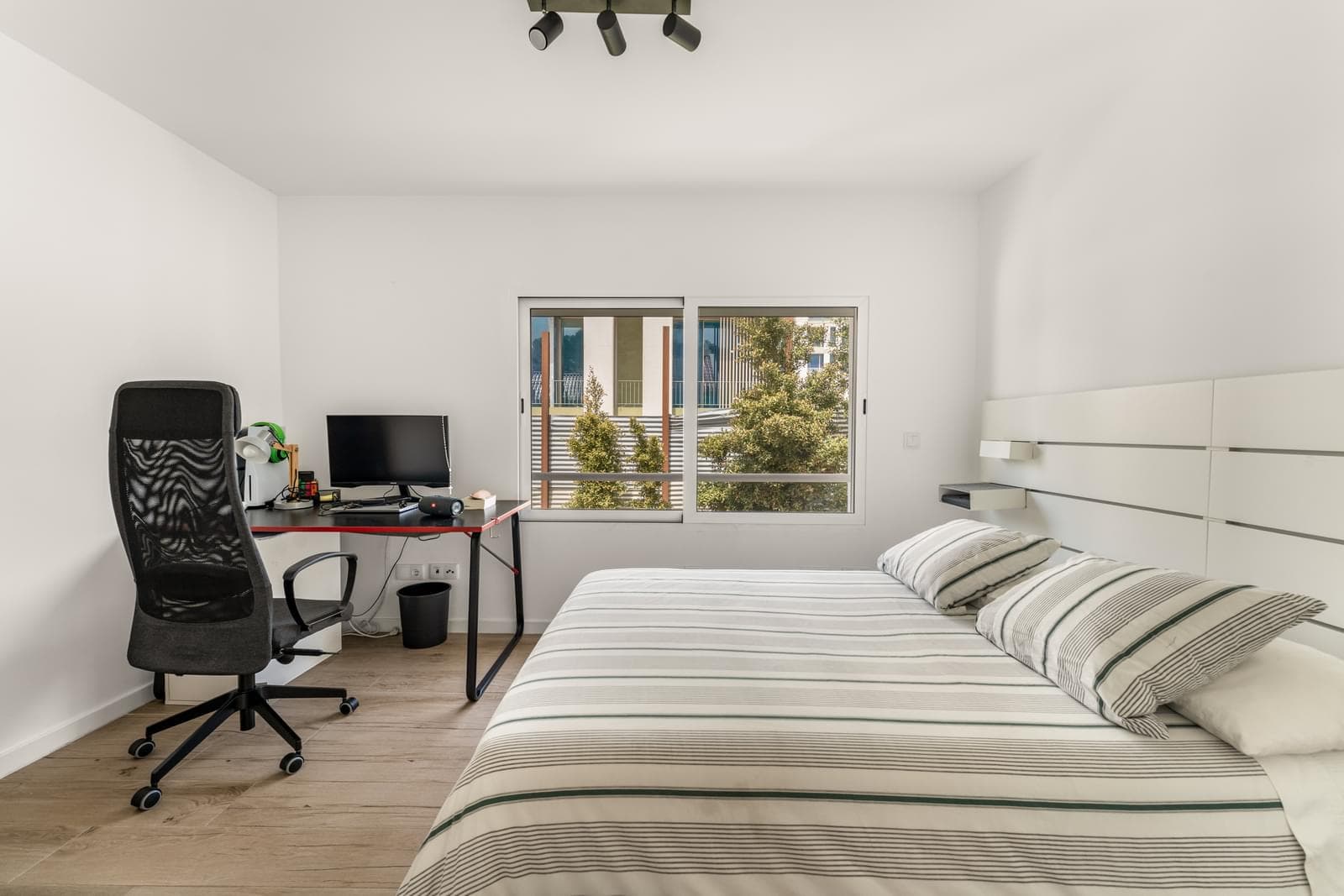 Moradia Geminada T4 com piscina, Cascais - Imagem 17