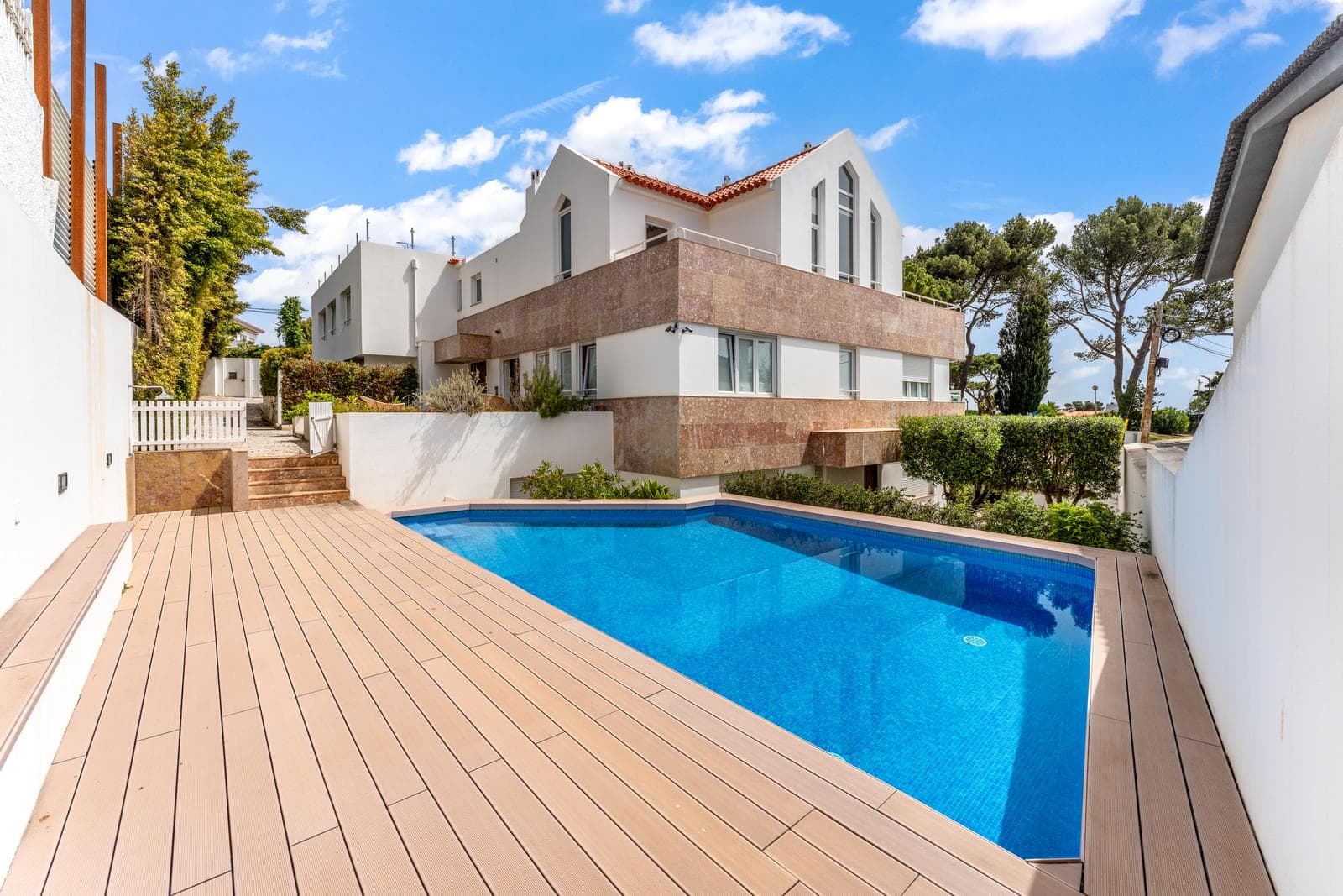 Moradia Geminada T4 com piscina, Cascais - Imagem 1