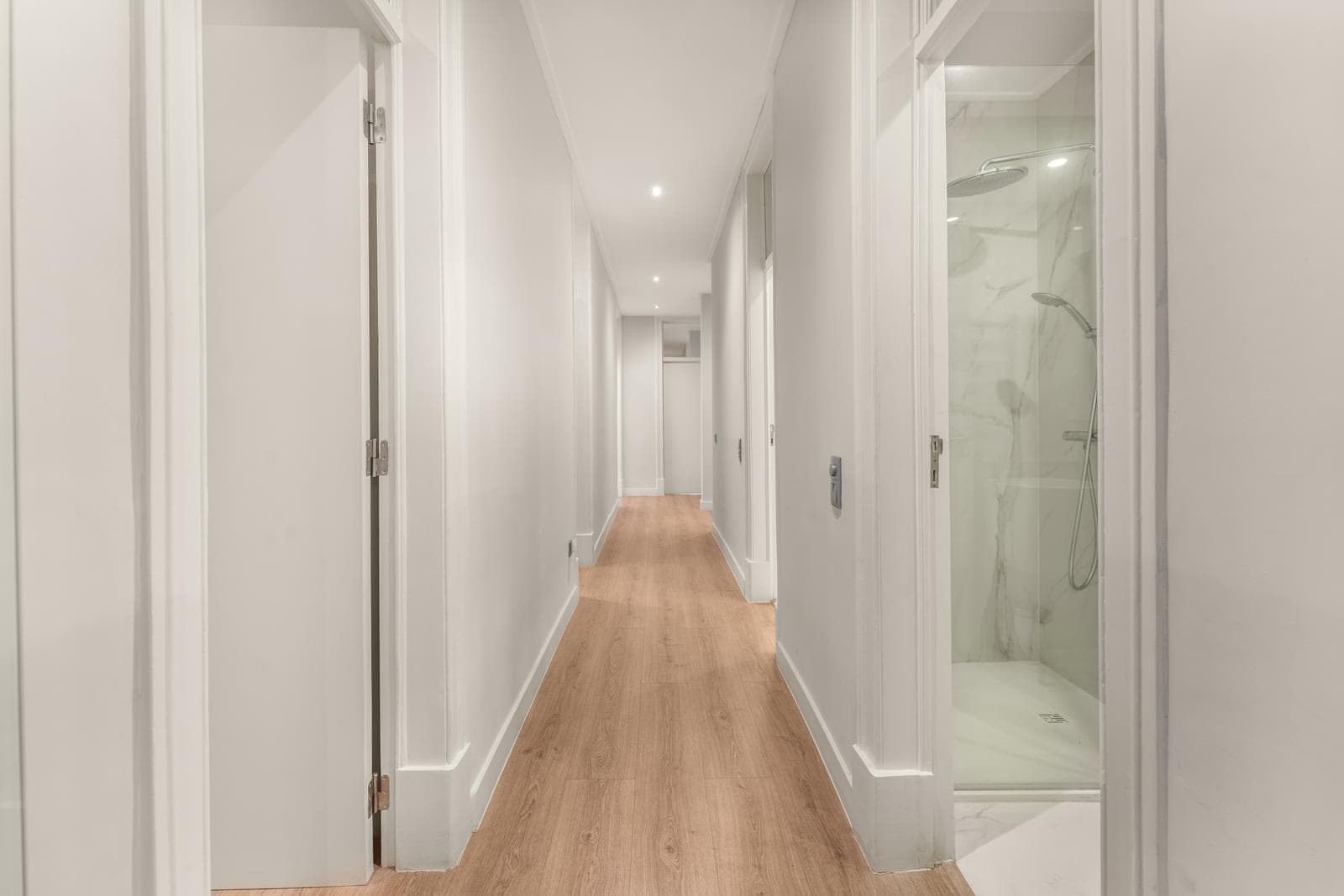 Apartamento T4 com varanda, Avenidas Novas, Lisboa - Imagem 18