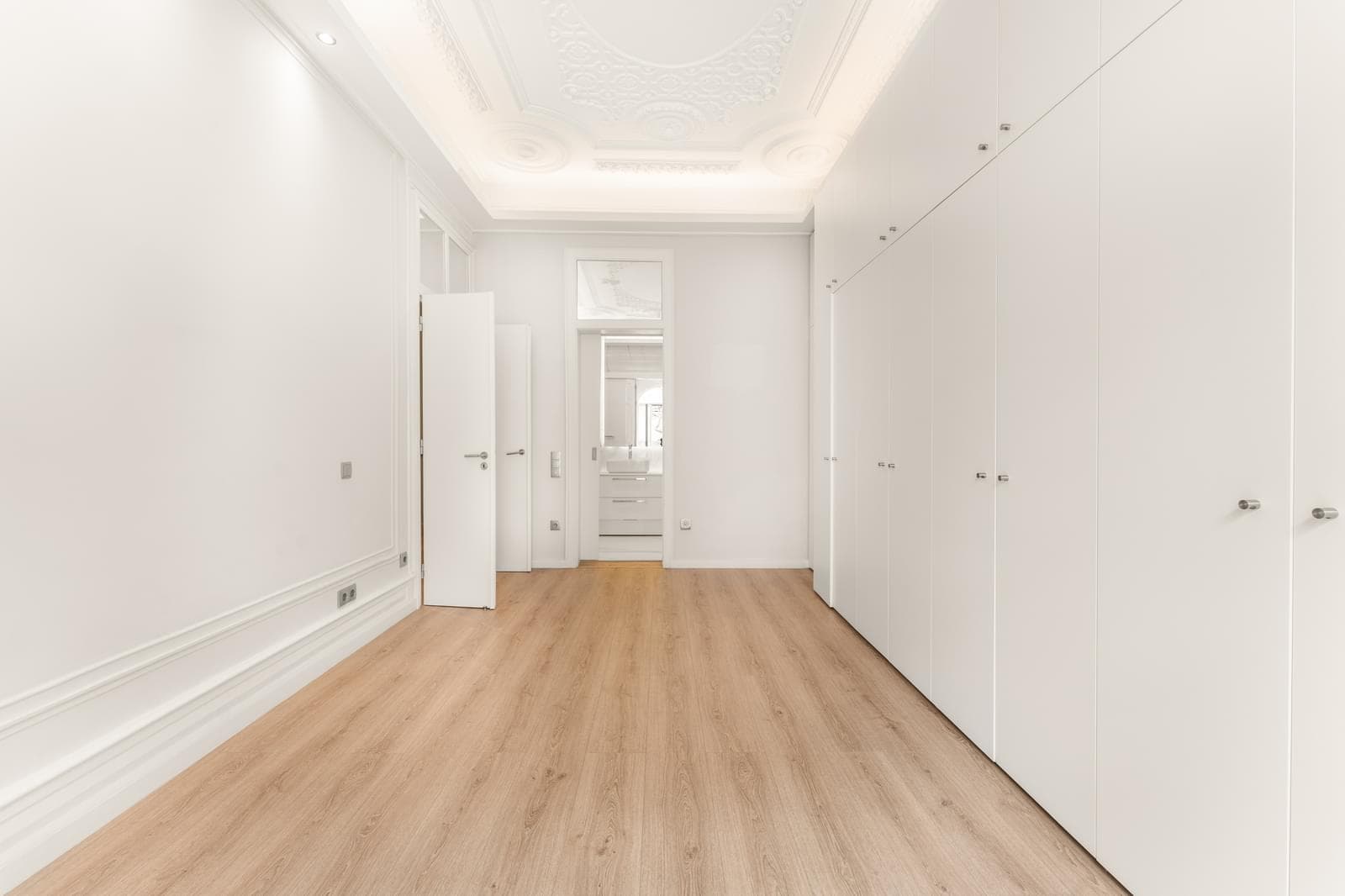 Apartamento T4 com varanda, Avenidas Novas, Lisboa - Imagem 12
