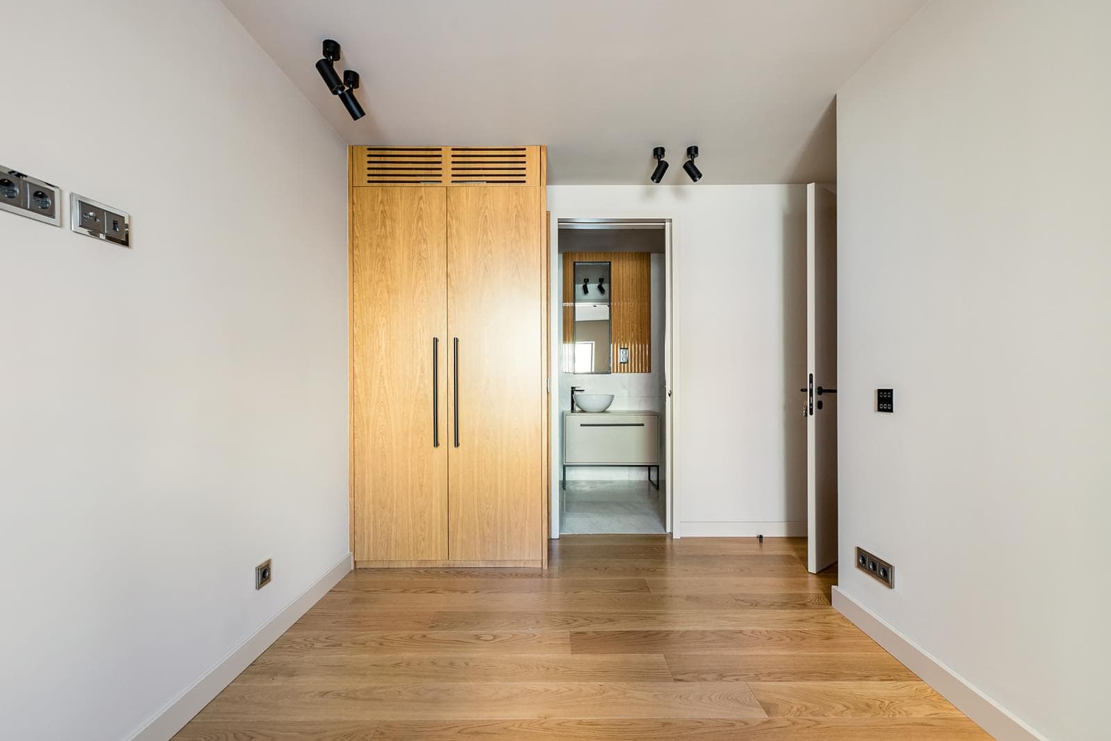 Apartamento T2 + 1 com estacionamento, Saldanha, Lisboa - Imagem 57