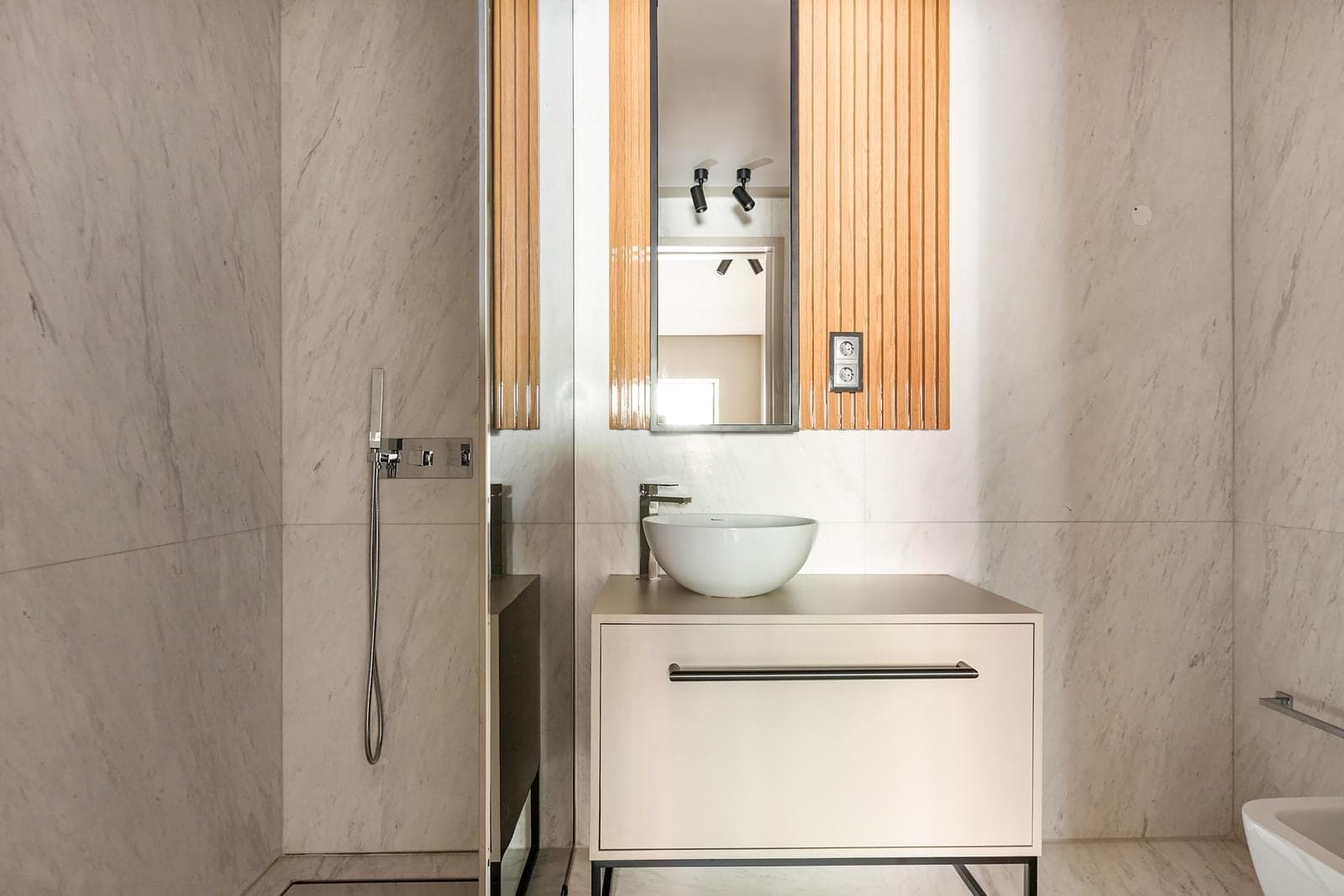 Apartamento T2 + 1 com estacionamento, Saldanha, Lisboa - Imagem 60