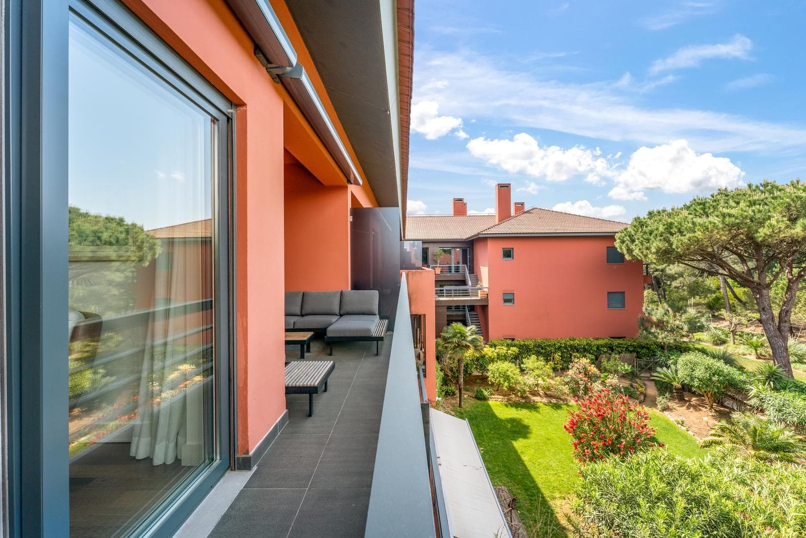 3 Bedroom Duplex with swimming pool, Quinta da Marinha, Cascais - Image 11