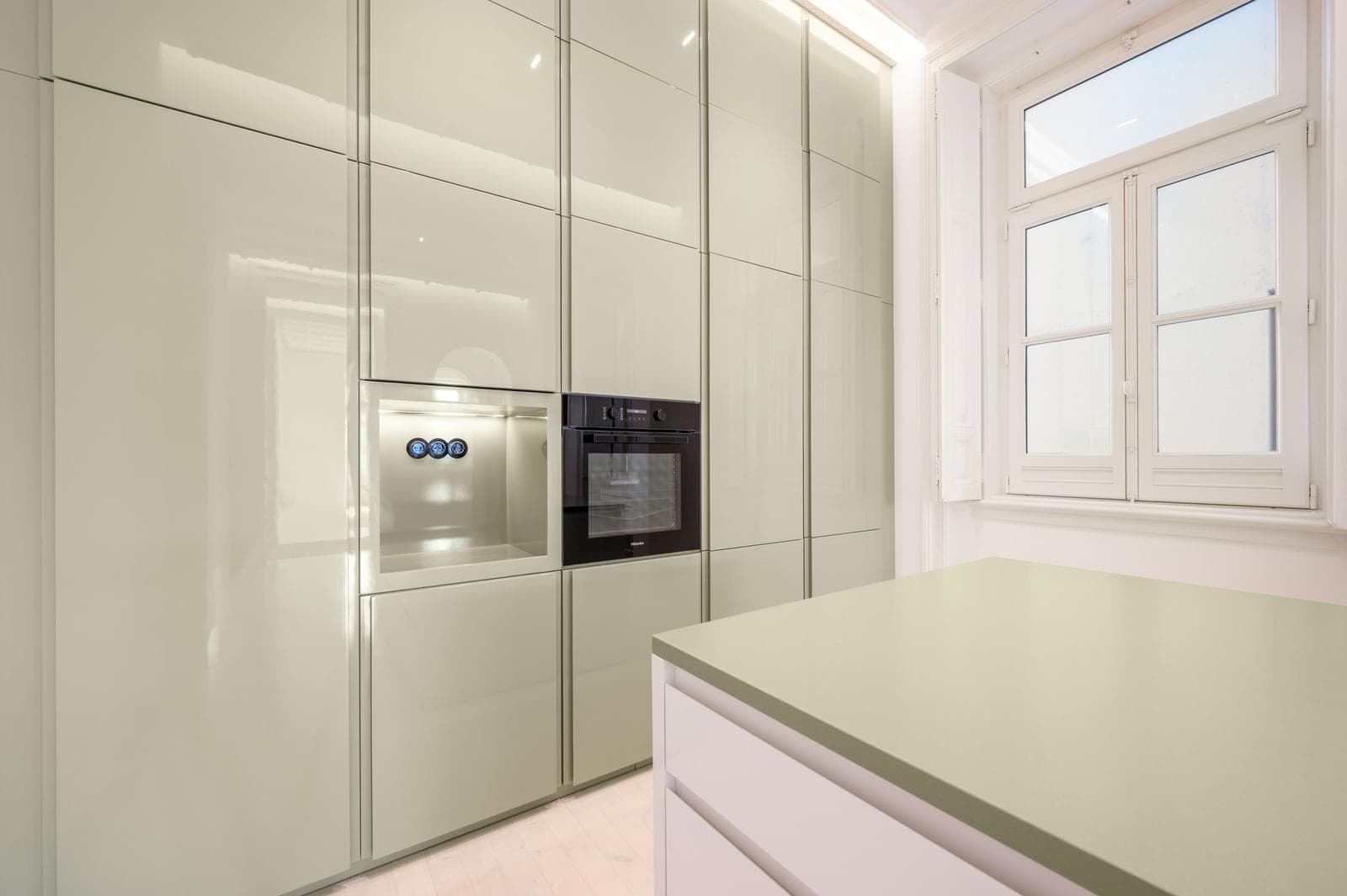4 Bedroom Apartment with parking, Marquês de Pombal, Lisboa - Image 16