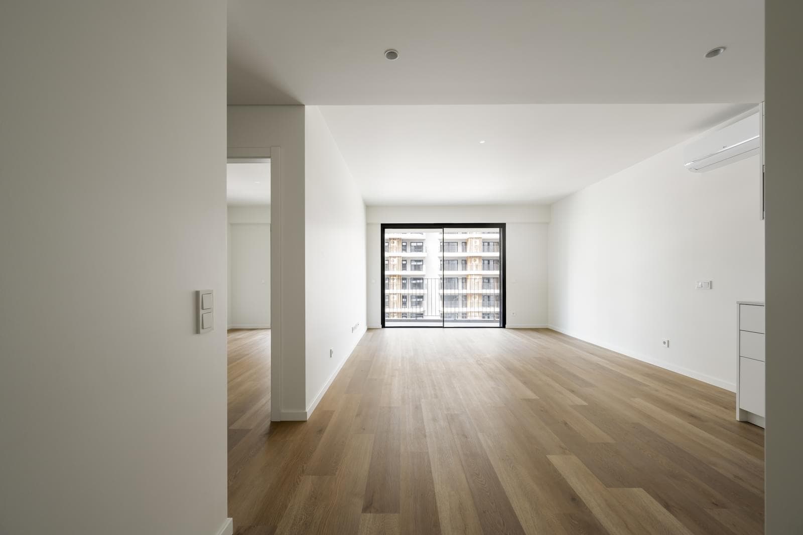 Apartamento T2 com estacionamento, Miraflores, Oeiras - Imagem 2