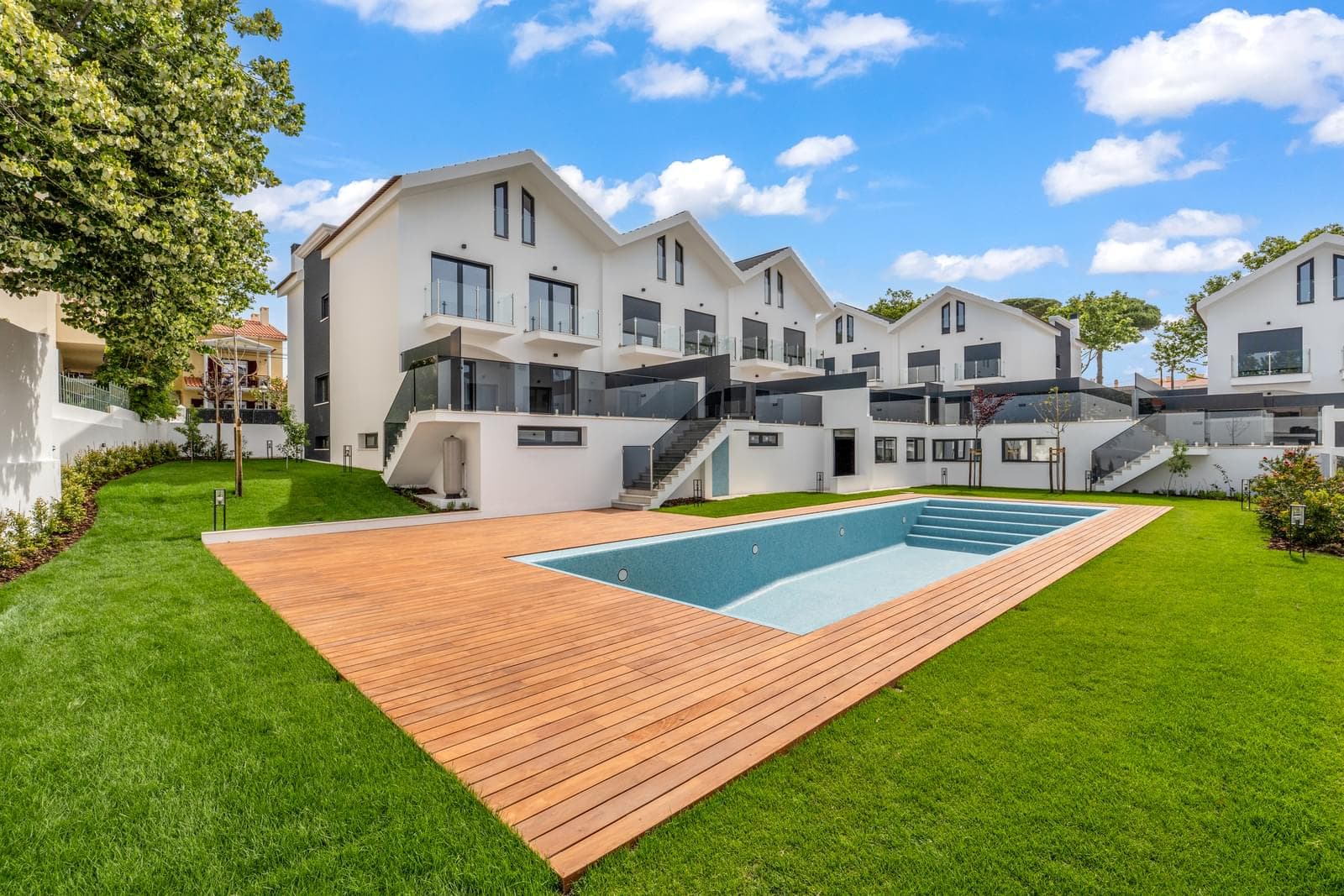 Moradia Geminada T4 com piscina, São Pedro do Estoril, Cascais - Imagem 1