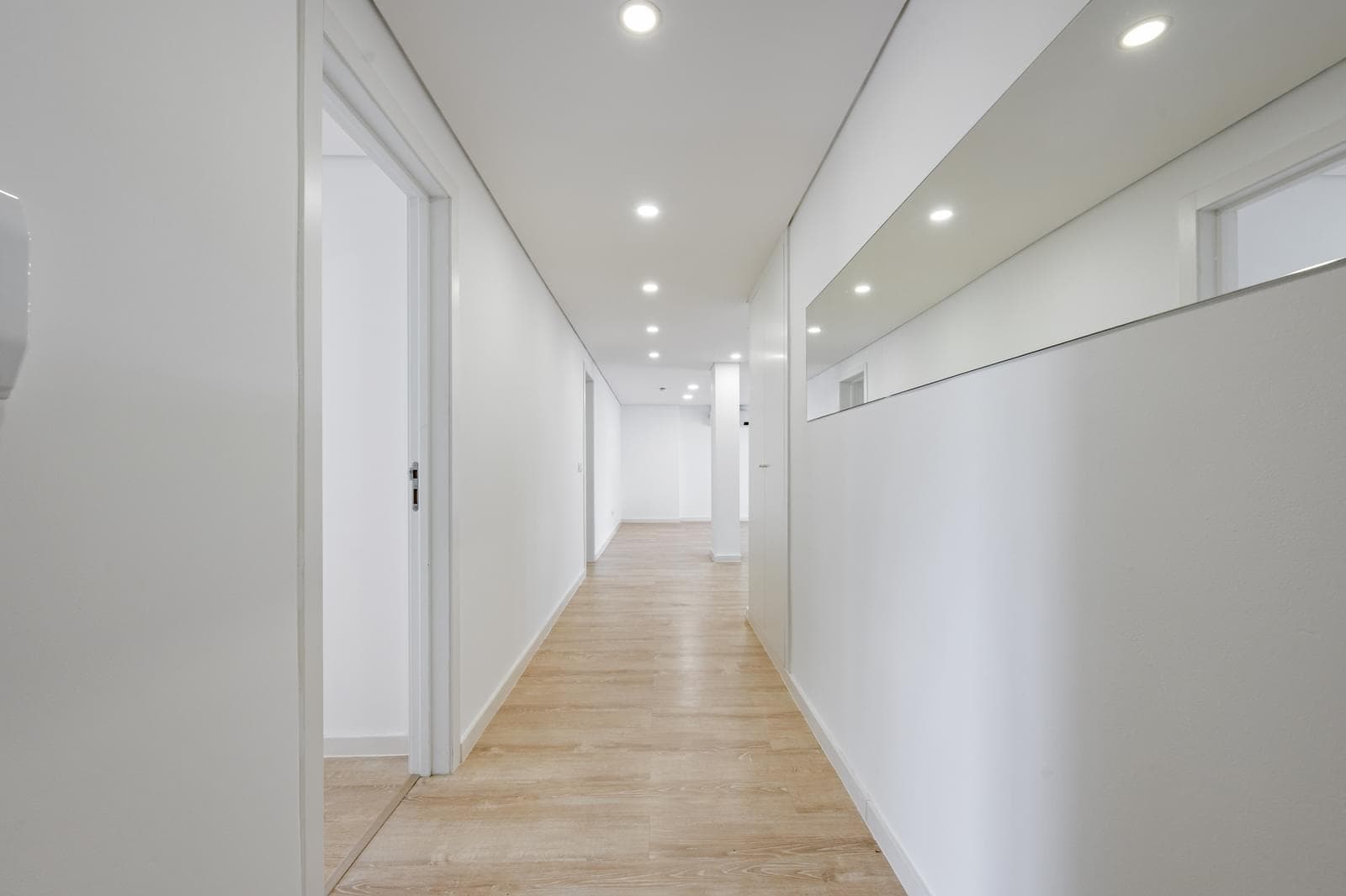Apartamento T4 com varanda, Paço de Arcos, Oeiras - Imagem 14