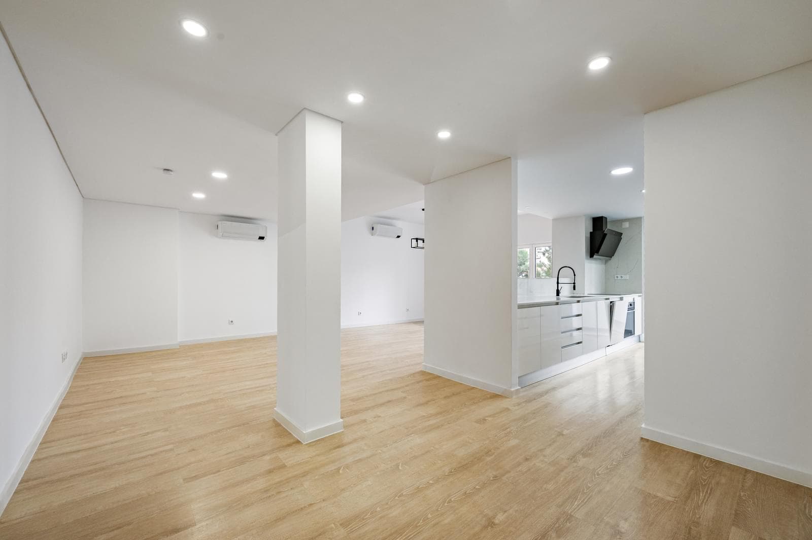 Apartamento T4 com varanda, Paço de Arcos, Oeiras - Imagem 13