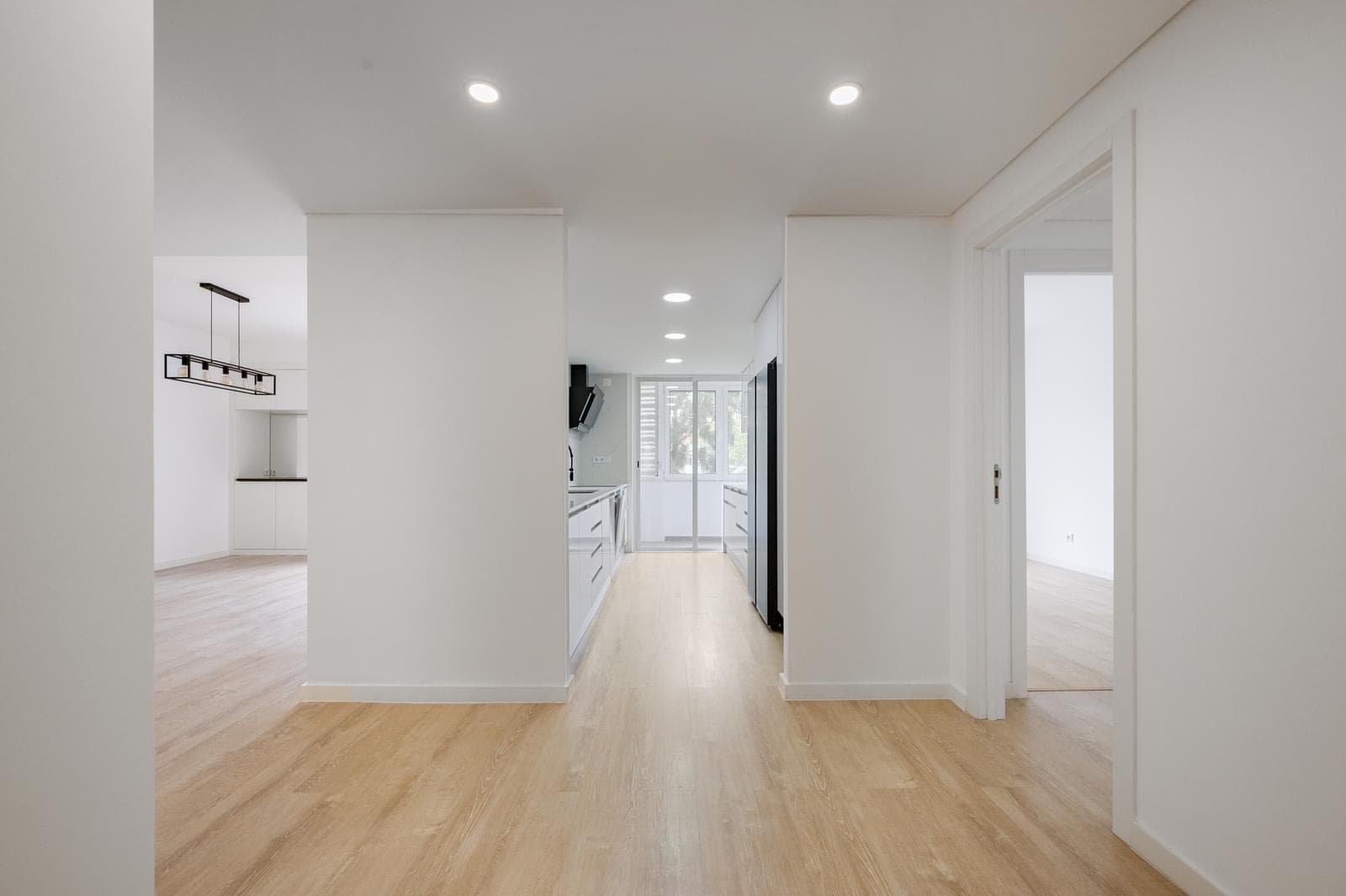 Apartamento T4 com varanda, Paço de Arcos, Oeiras - Imagem 12