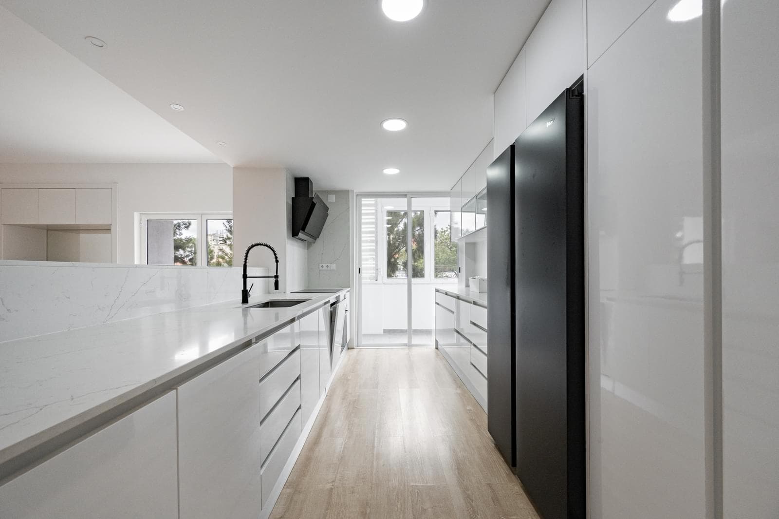 Apartamento T4 com varanda, Paço de Arcos, Oeiras - Imagem 7