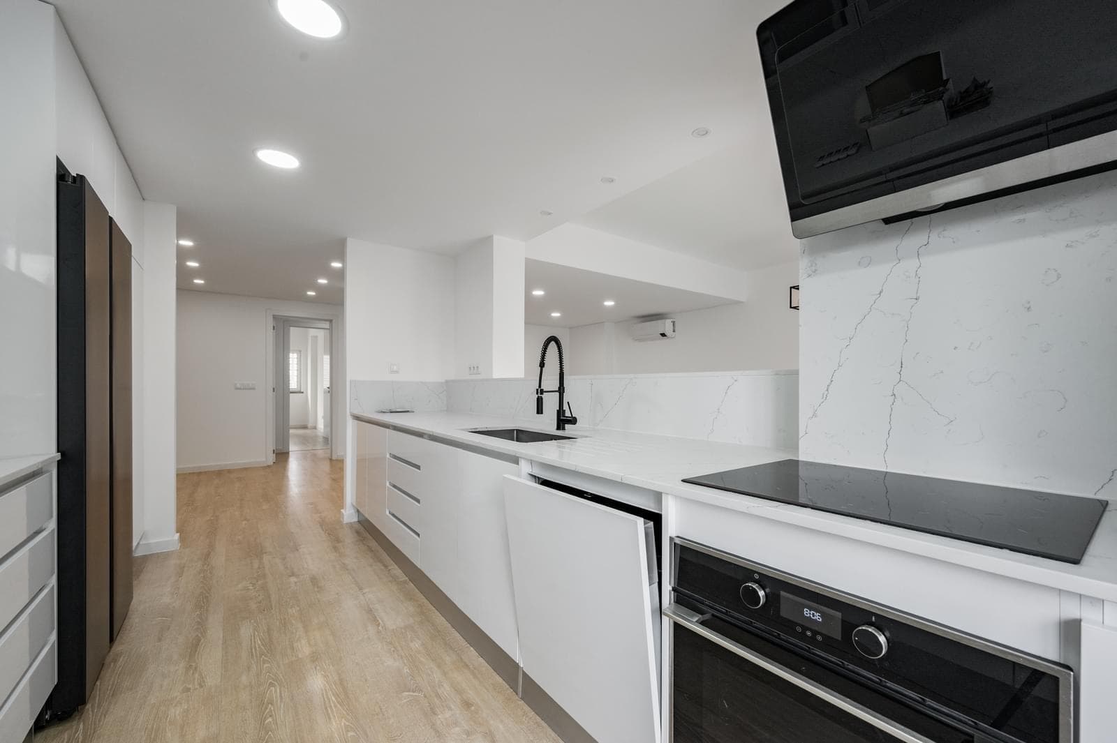 Apartamento T4 com varanda, Paço de Arcos, Oeiras - Imagem 10