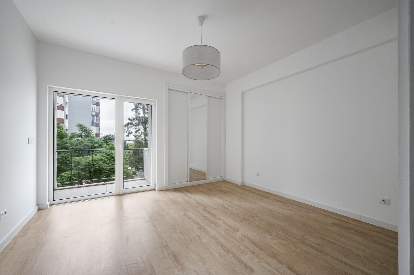 Apartamento T4 com varanda, Paço de Arcos, Oeiras - Imagem 16