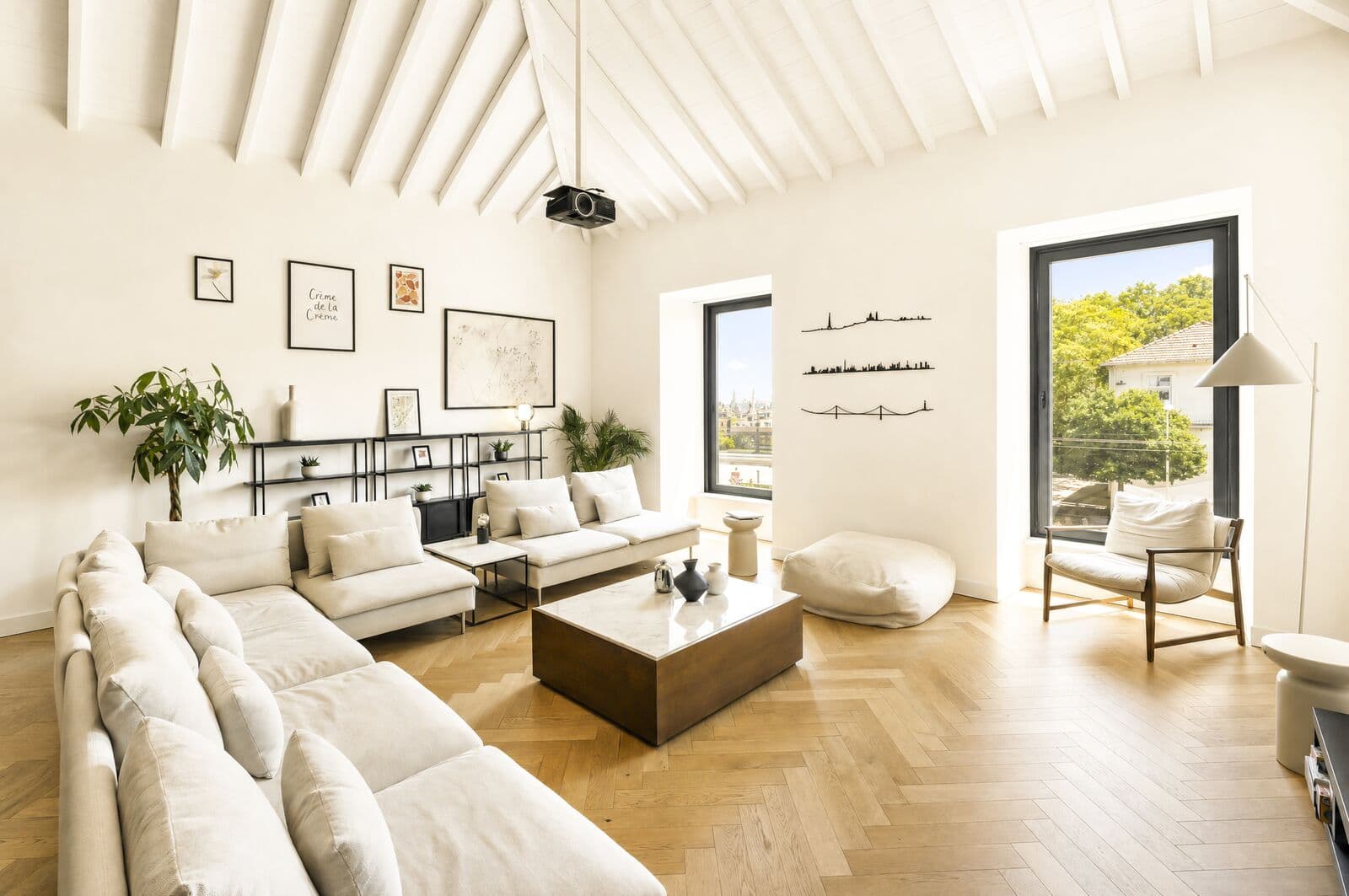 4 Bedroom House with swimming pool, 24 de Julho, Lisboa - Image 6