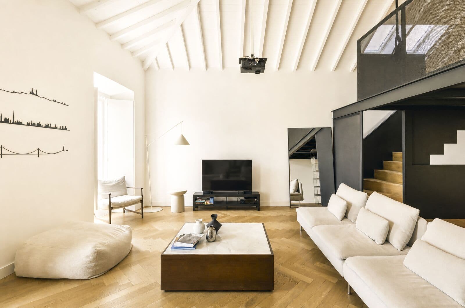 4 Bedroom House with swimming pool, 24 de Julho, Lisboa - Image 7