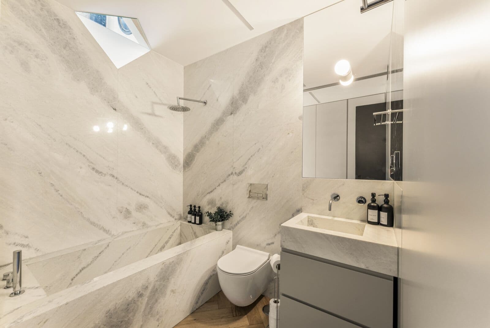 4 Bedroom House with swimming pool, 24 de Julho, Lisboa - Image 33
